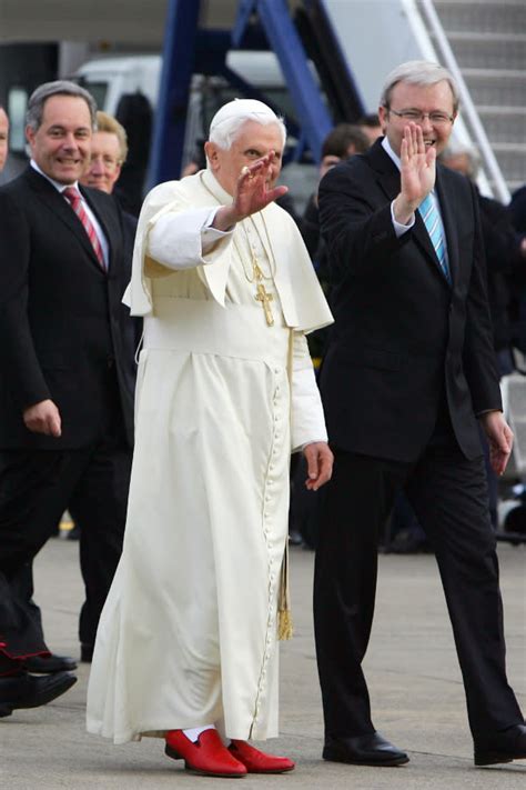 pope francis red shoes.